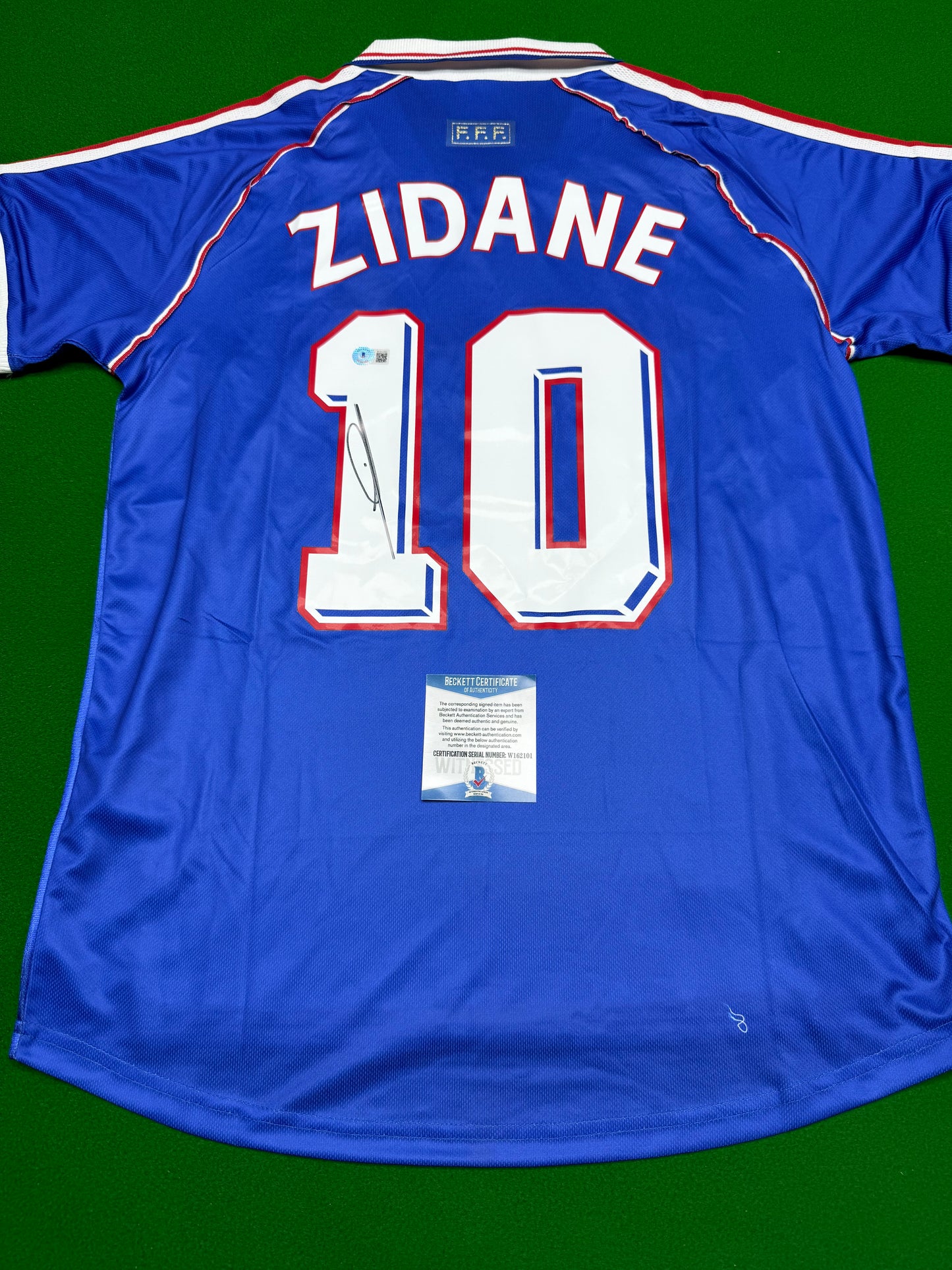 (Zidane)signed jersey