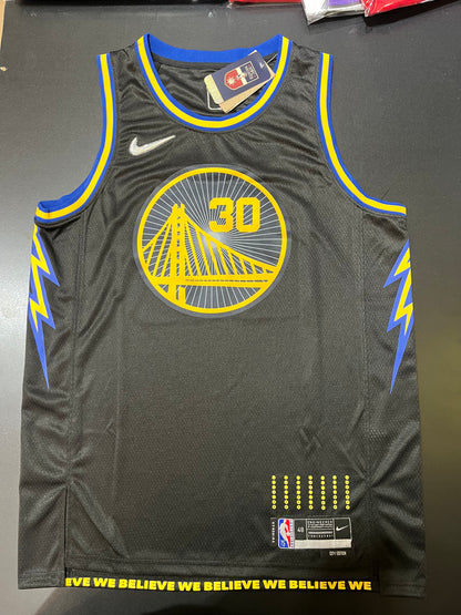 （Curry）signed jersey
