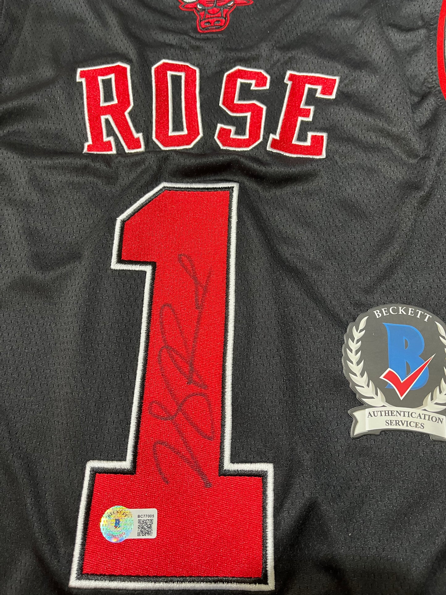 （Rose）signed jersey