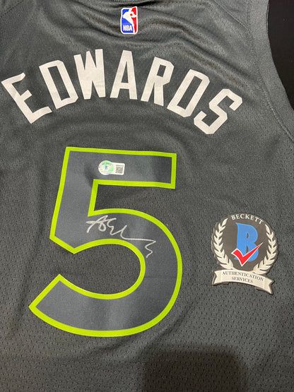（Edwards）signed jersey