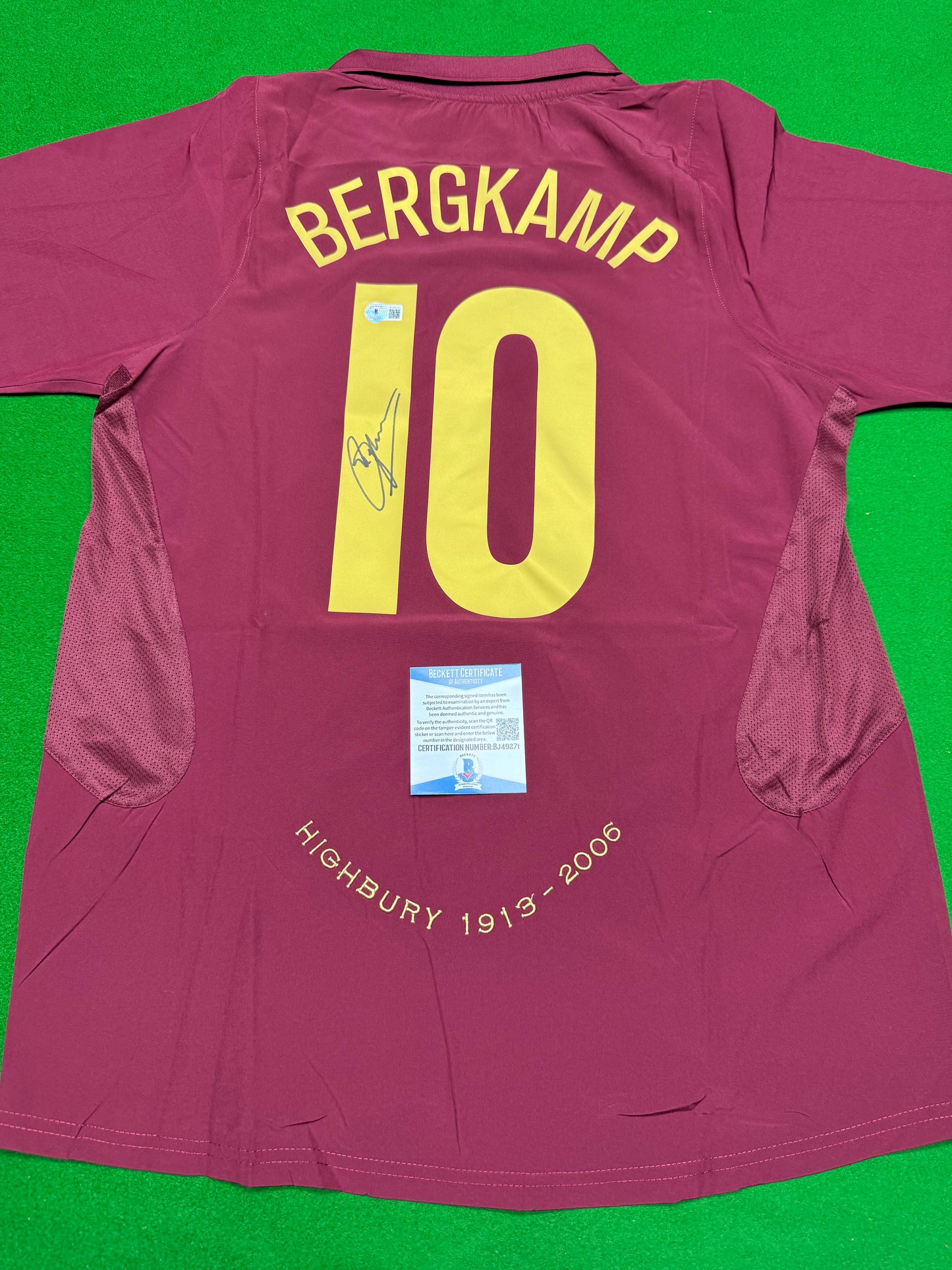 （Bergkamp） signed jersey