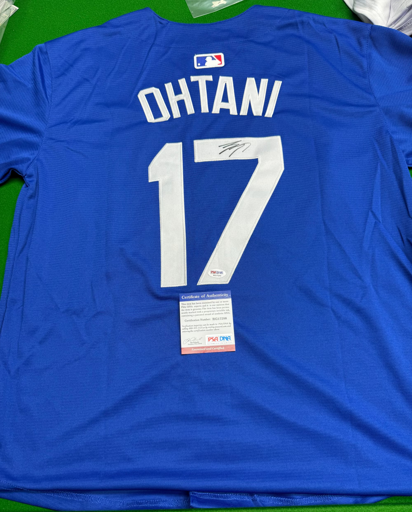 （Ohtani）signed jersey