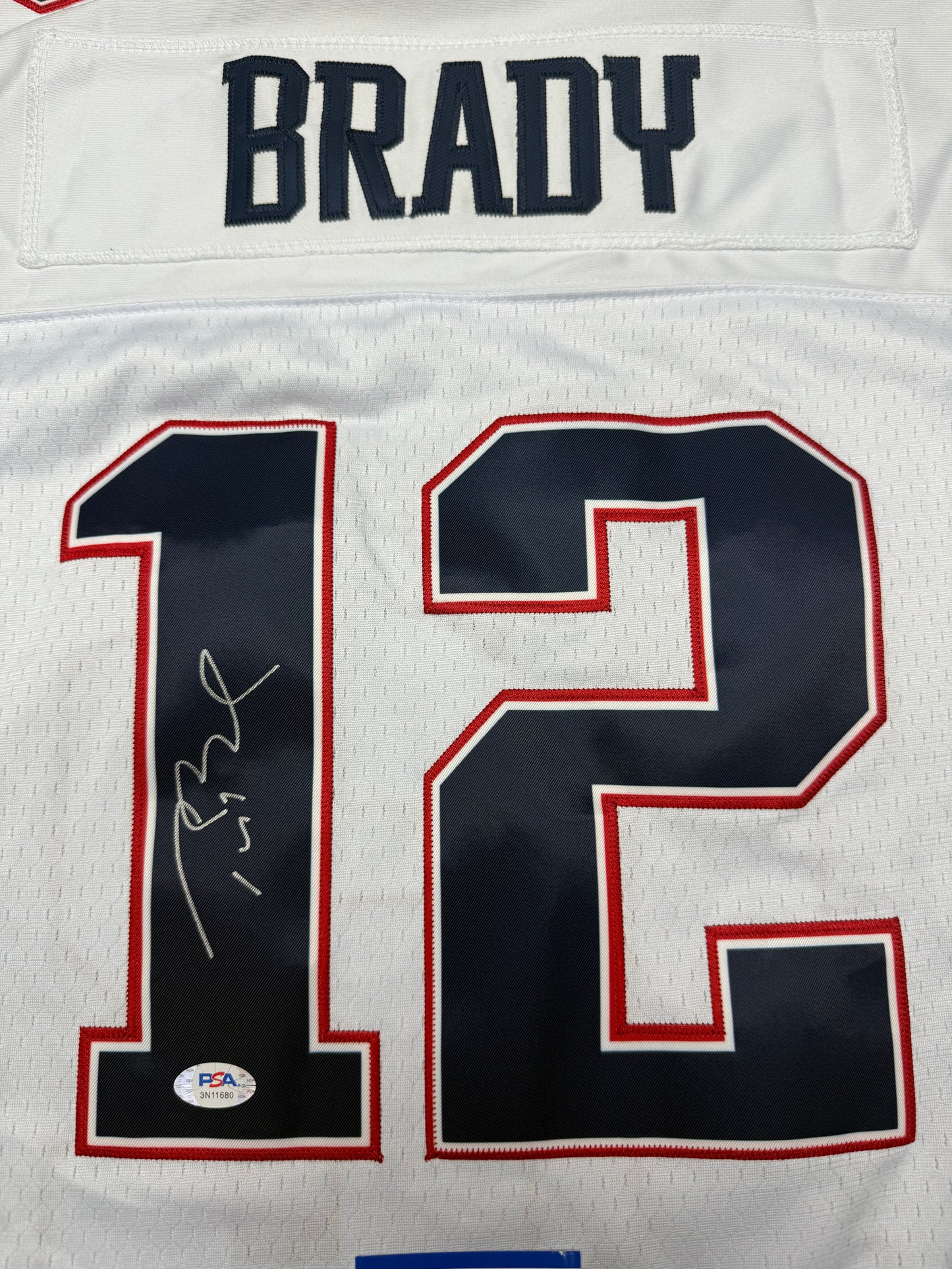 （Brady）signed jersey